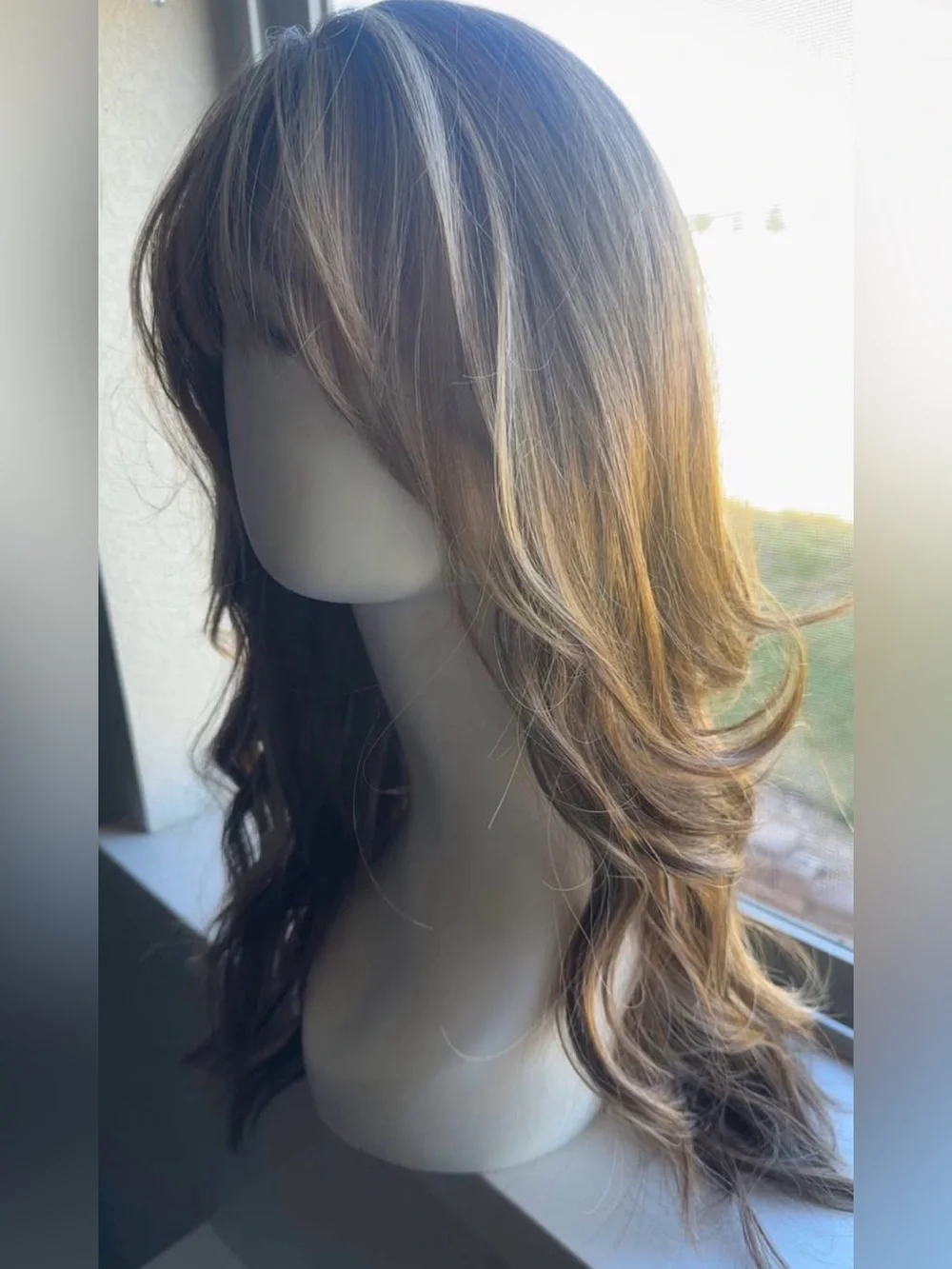 Womens Light Brown Wavy Wig - Natural Look